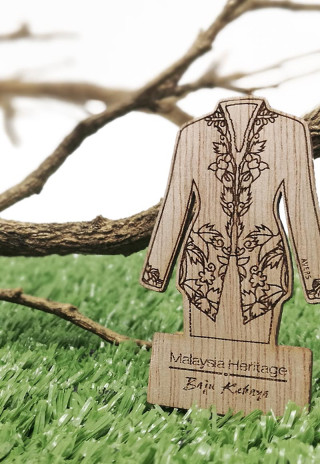 Wooden Baju Kebaya Magnet